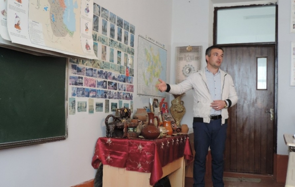 Xaçmazlı müəllim fənn kabinetini “tarix muzeyi”nə çevirib