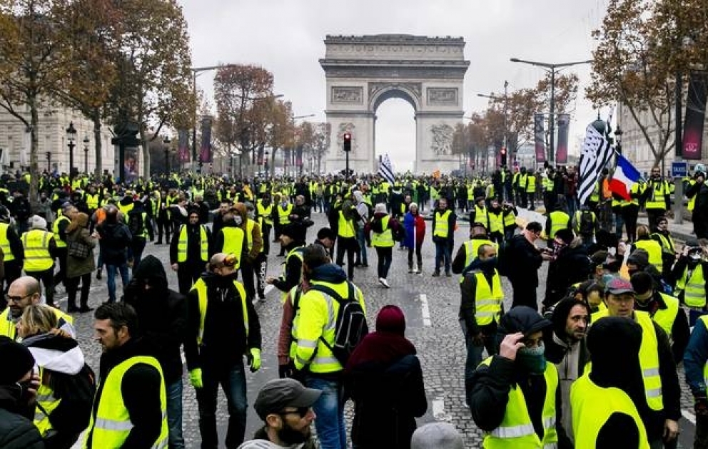 Parisdə "sarı jiletlilər"in aksiyasında 70-ə yaxın saxlanılan var