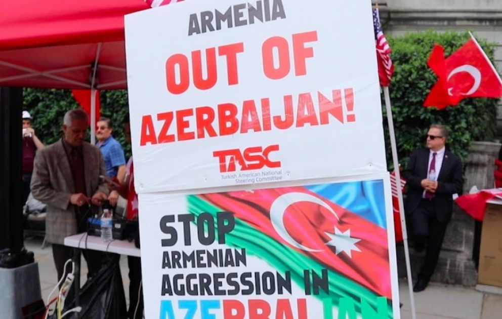 Vaşinqtonda türk və Azərbaycan icmalarının etiraz nümayişi keçirilib