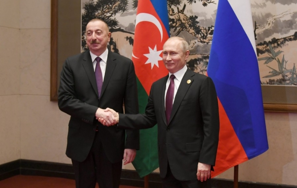 Treffen von Präsident Ilham Aliyev mit Russlands Staatschef Wladimir Putin in Peking