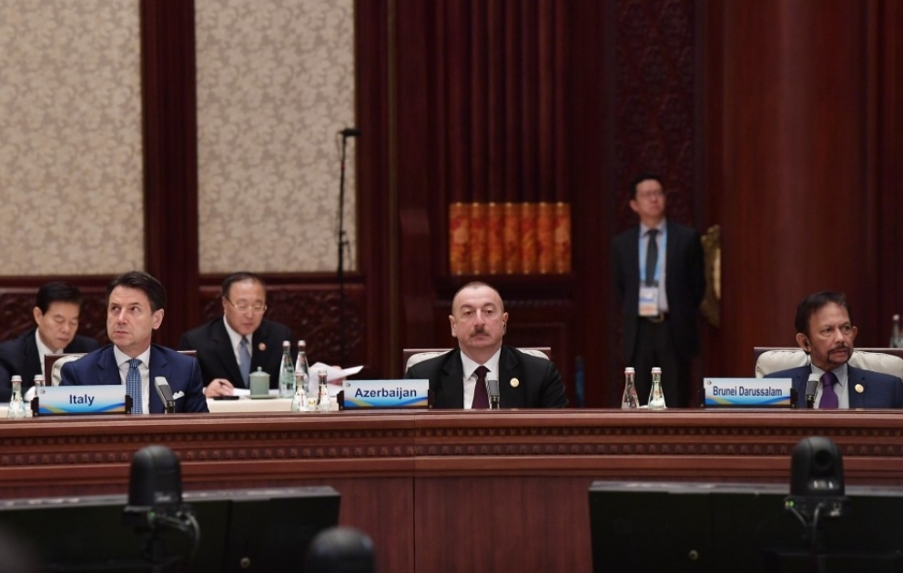 Pekində "Bir kəmər, bir yol" Beynəlxalq Əməkdaşlıq Forumu işini davam etdirib 
Azərbaycan Prezidenti İlham Əliyev Forumda iştirak edib