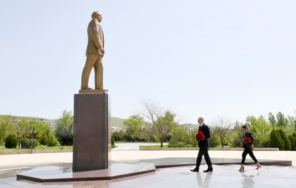 Staatspräsident Ilham Aliyev zu Besuch in Gobustan eingetroffen
