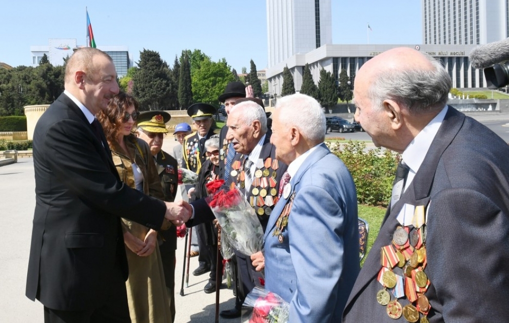 Le président Ilham Aliyev a participé à la cérémonie organisée à l'occasion du Jour de la Victoire à Bakou