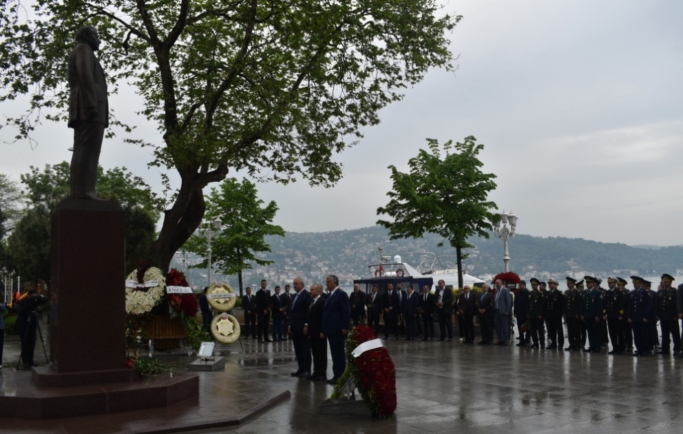Ümummilli Liderin xatirəsi İstanbulda yad olunub
