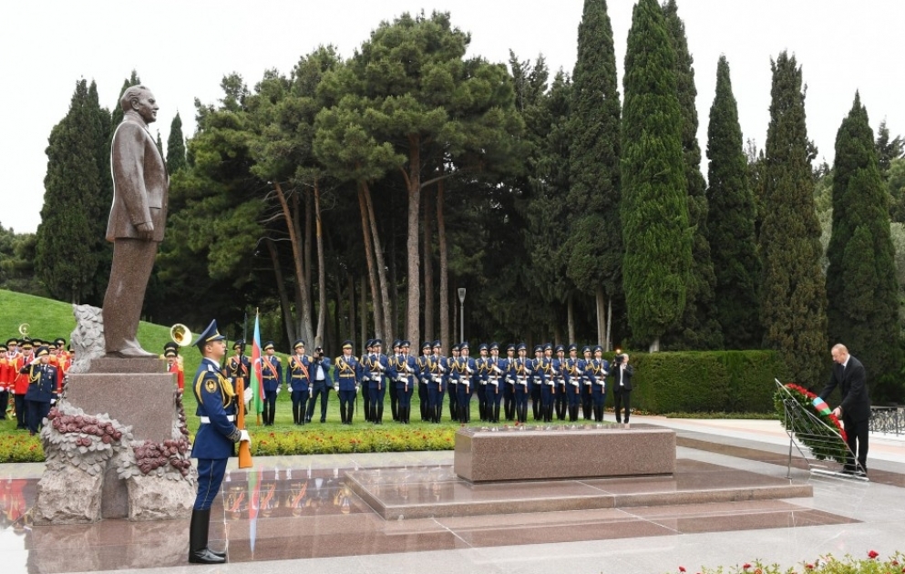 Heute ist 96. Geburtstag von Nationalleader Heydar Aliyev