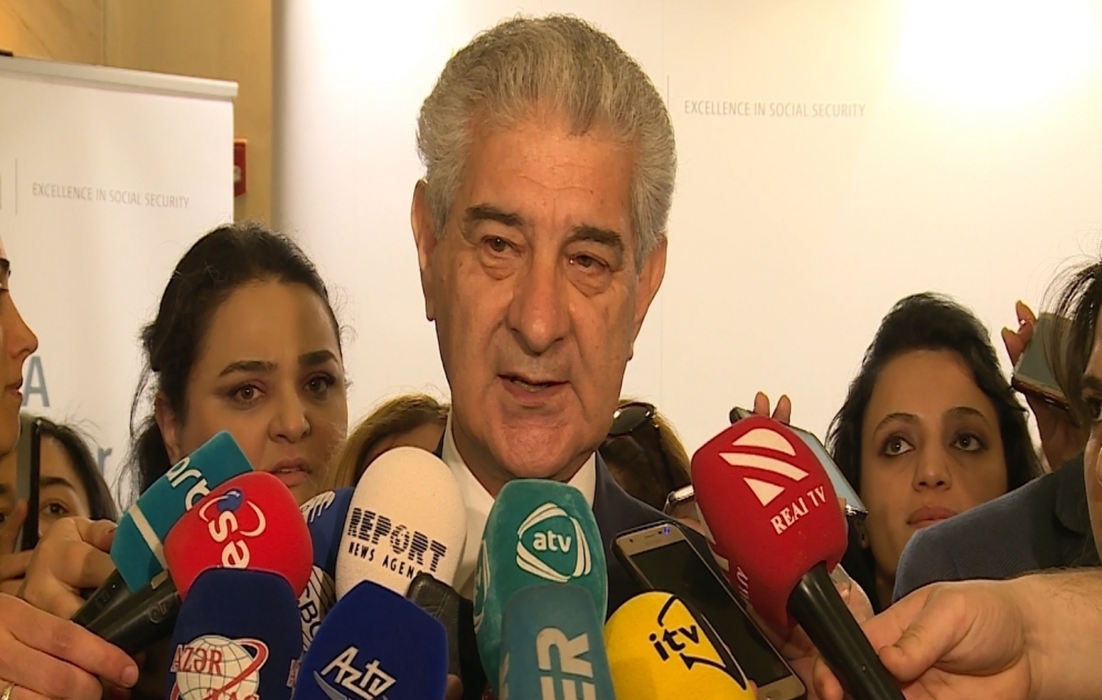 Baş nazirin müavini tibbi sığortanın tətbiqi müddətindən danışıb