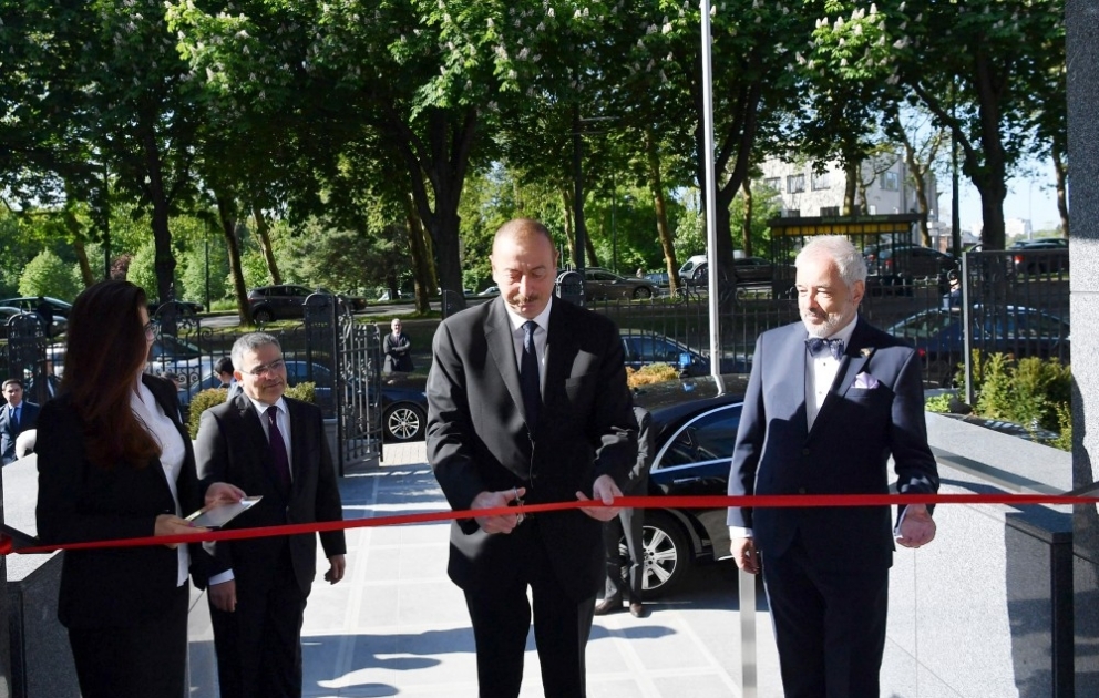 Präsident Ilham Aliyev weiht neues Gebäude der aserbaidschanischen Botschaft in Belgien ein