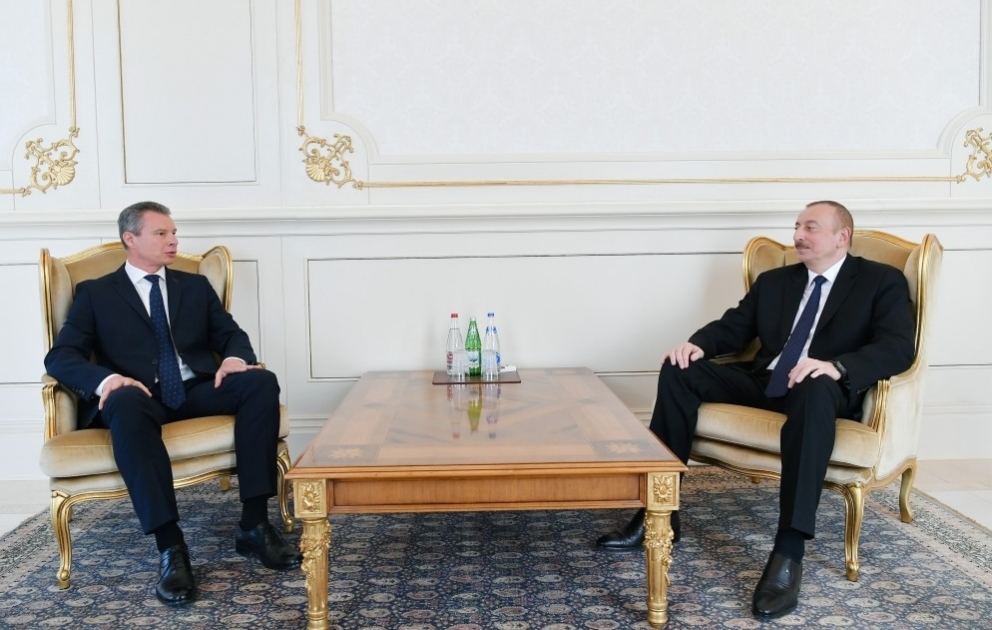 Президент Ильхам Алиев принял верительные грамоты новоназначенного посла Украины в Азербайджане