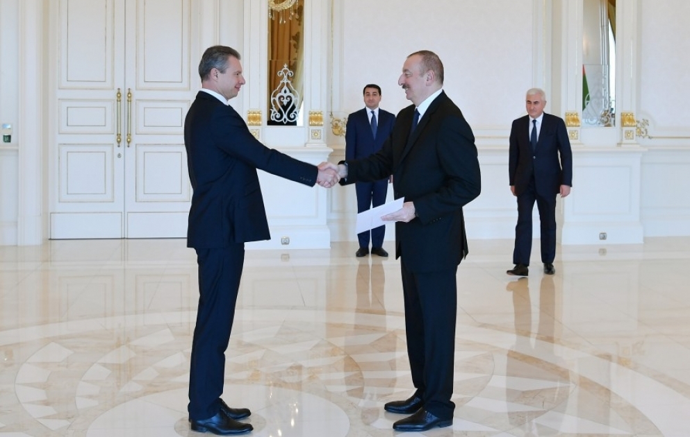 Präsident Ilham Aliyev empfängt neuen Botschafter der Ukraine