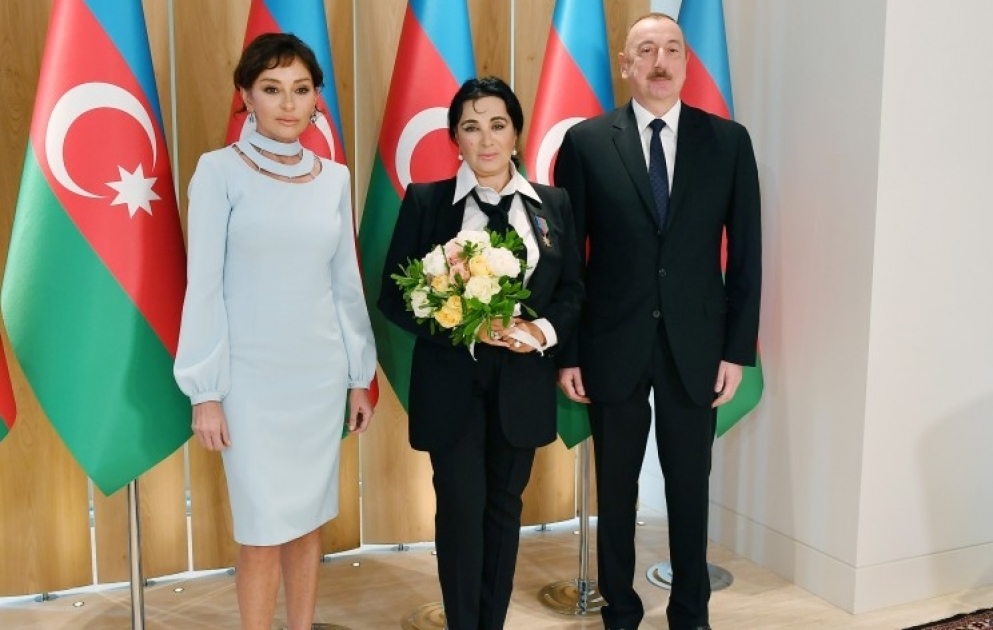 Le président Ilham Aliyev et la première dame Mehriban Aliyeva ont rencontré la présidente de la Fédération de gymnastique rythmique de Russie