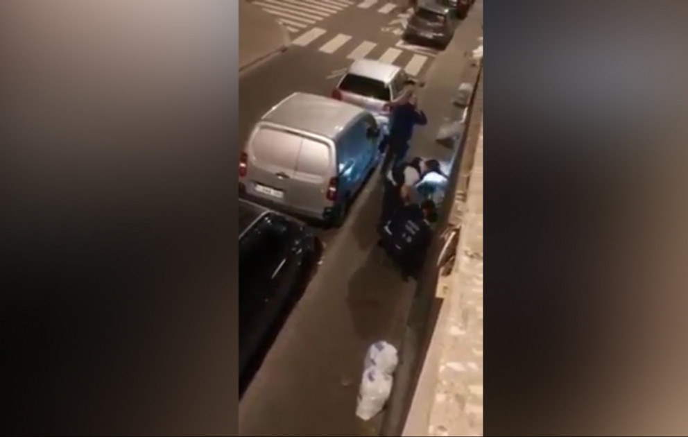 Полицейские в центре расследования