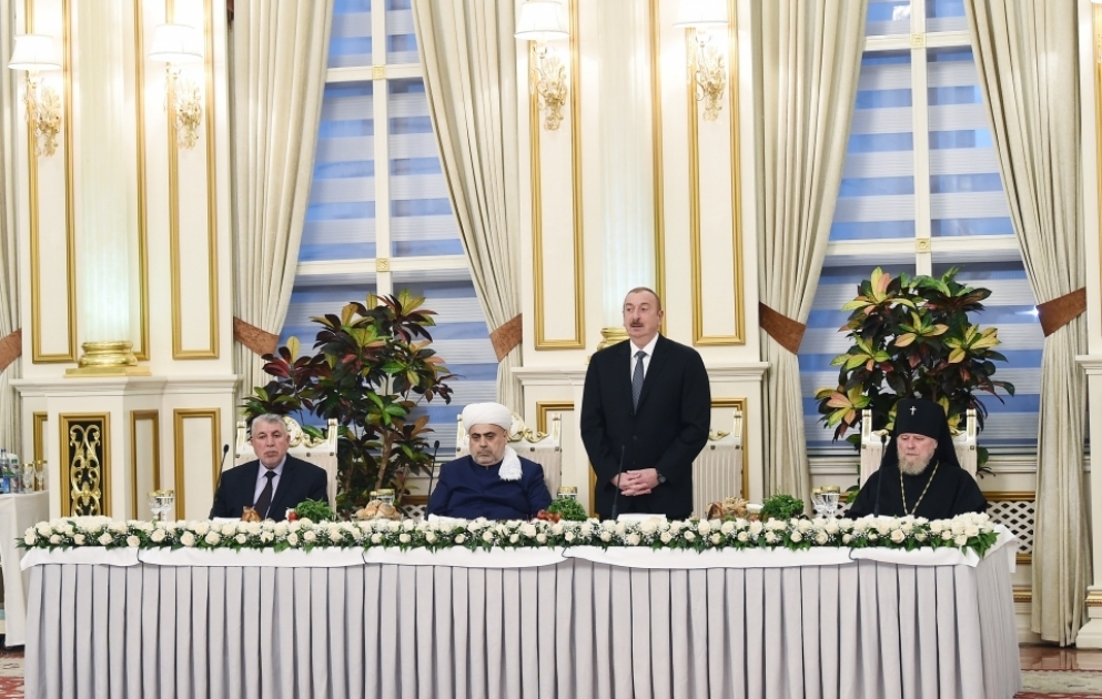 Prezident İlham Əliyev müqəddəs Ramazan ayı münasibətilə iftar mərasimində iştirak edib
