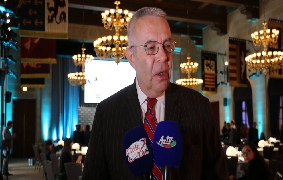 Riçard Houqland: Trans-Xəzər regionunun əlaqələndirilməsində Azərbaycan ən mühüm rol oynayır