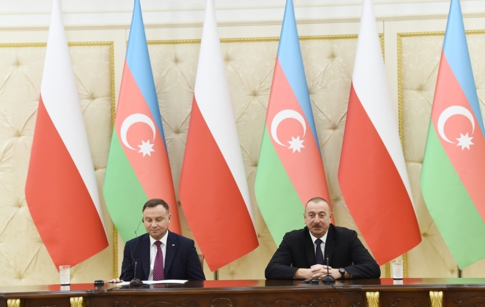 Azerbaijani, Polish presidents made press statements