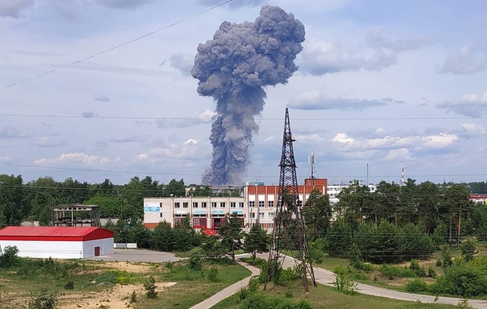 Число пострадавших при взрывах на заводе в России выросло до 39