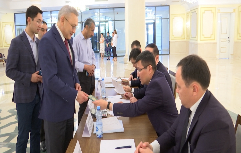 Prezident seçkiləri ilə bağlı Qazaxıstanın Azərbaycandakı səfirliyində seçki məntəqəsi açılıb