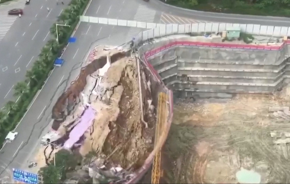 Autostraße in China eingestürzt