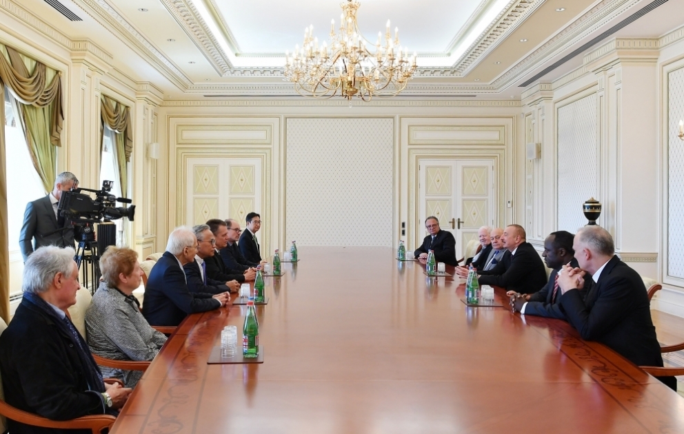 Президент Ильхам Алиев принял делегацию Международного союза архитекторов