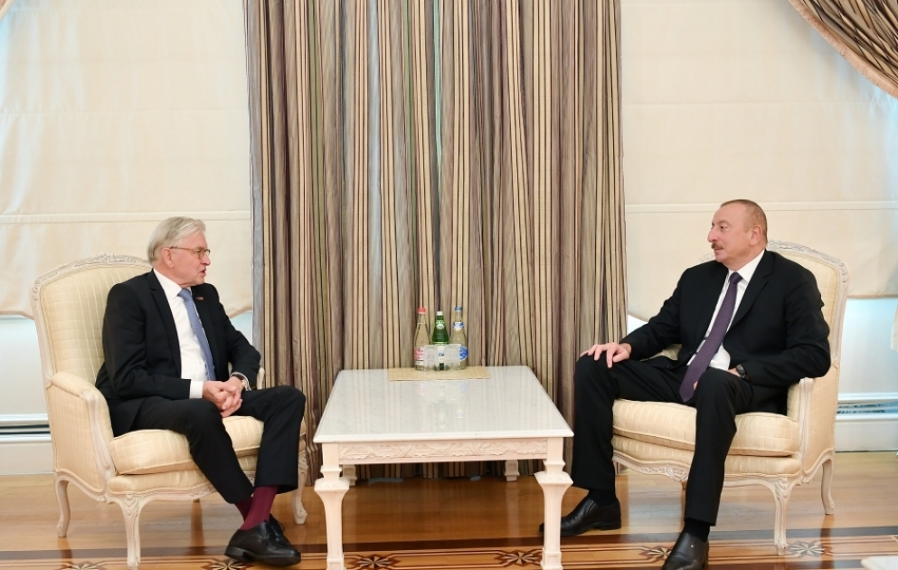 Le président Ilham Aliyev reçoit le président du Groupe d’amitié Pays-Bas-Azerbaïdjan
