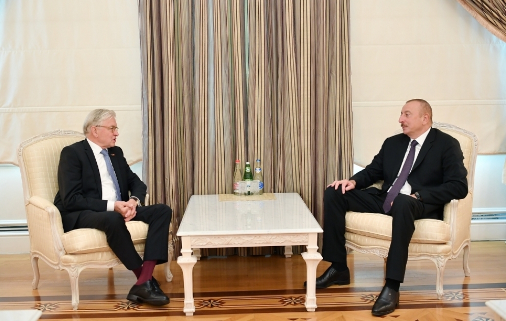 Staatspräsident Ilham Aliyev empfängt Leiter von niederländisch-aserbaidschanischer Freundschaftsgruppe