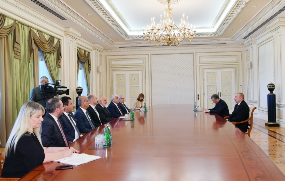 Le président azerbaïdjanais reçoit la délégation menée par le vice-président du parlement turc