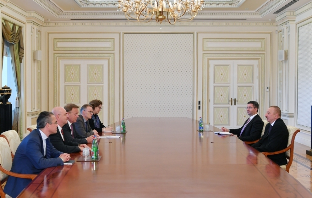 Präsident Ilham Aliyev empfängt deutsche Delegation