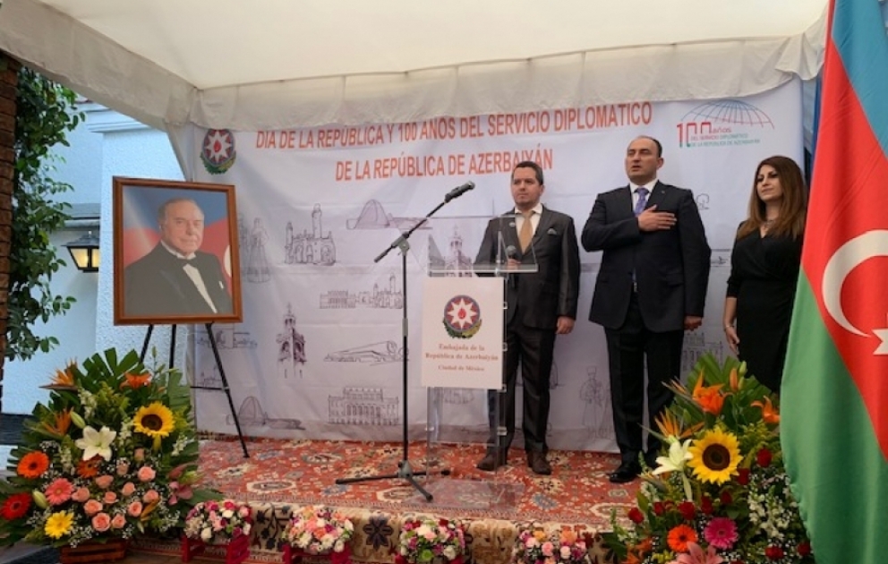 Respublika Günü və Azərbaycanın diplomatik xidmət orqanlarının 100 illiyi Meksikada da qeyd olunub