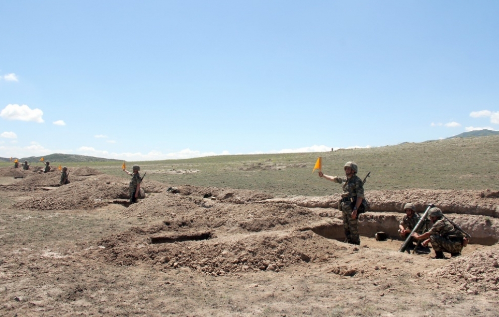 Commander training sessions were held with artillerymen