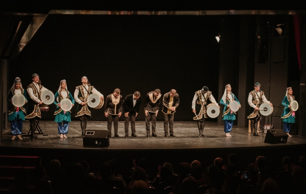 Aserbaidschanische Volksmusik- und Tänze in Montenegro präsentiert