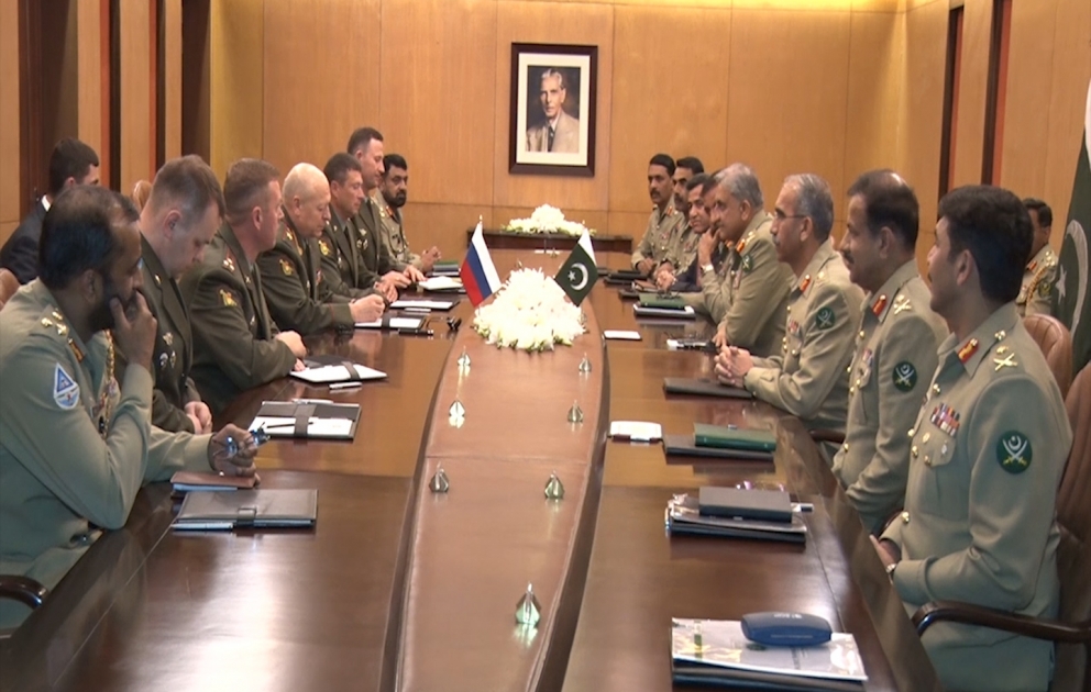 Commander in Chief Russian Ground Forces meets Pakistan Army Chief