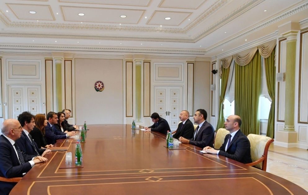 Präsident Ilham Aliyev empfängt italienischen Minister