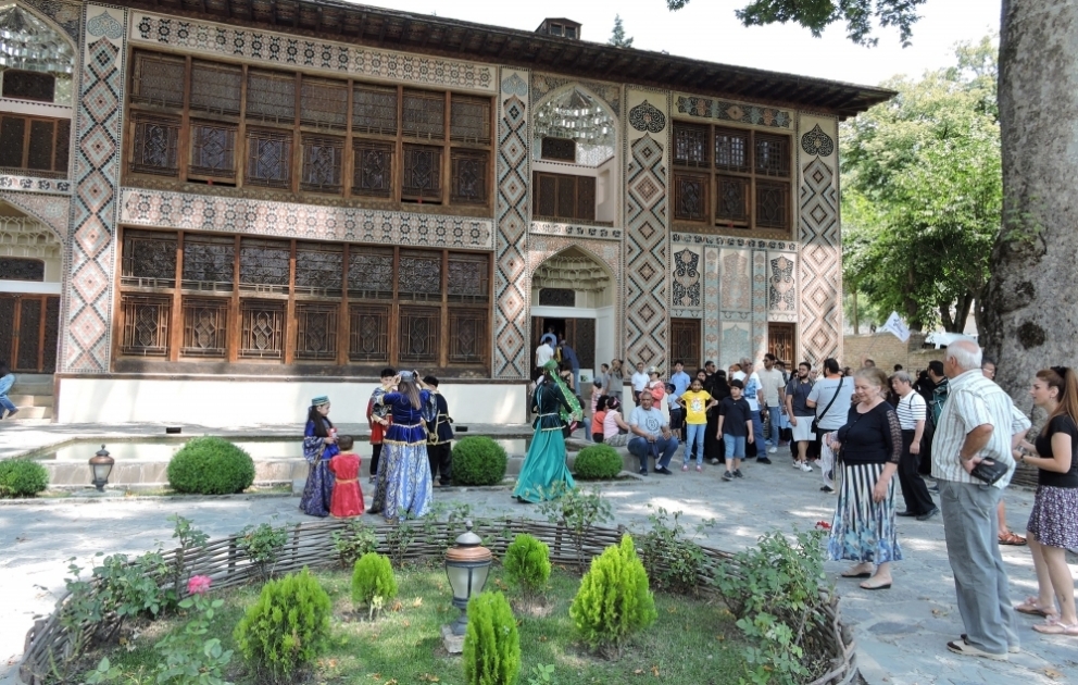 Şəkiyə gələn turistlərin sayı xeyli artıb