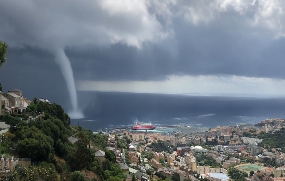 Fransa sahillərində güclü tornado