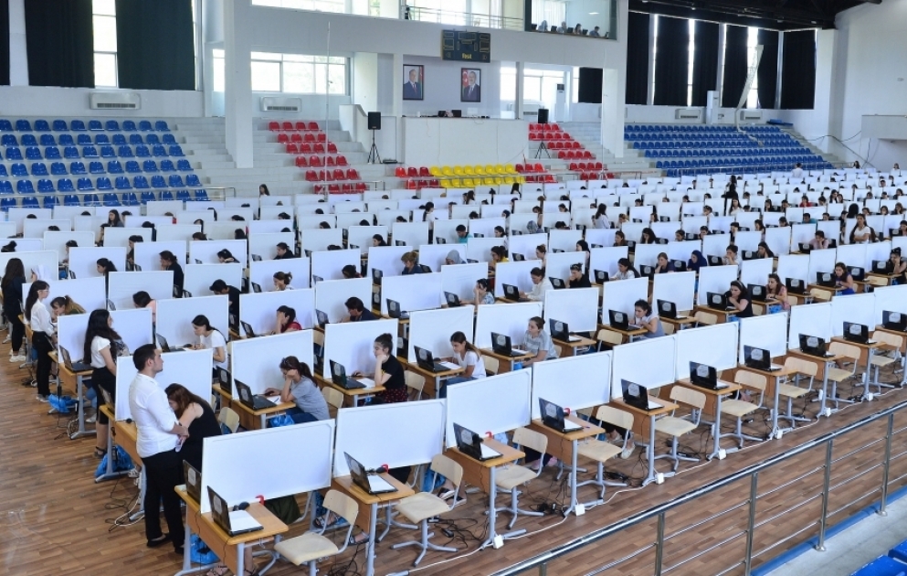 Müəllimlərin işə qəbulu üzrə imtahan prosesi izlənilib