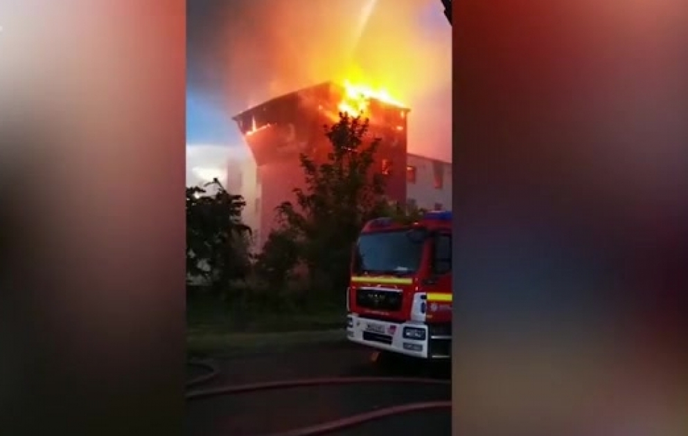 Гостиница обрушилась из-за начавшегося пожара
