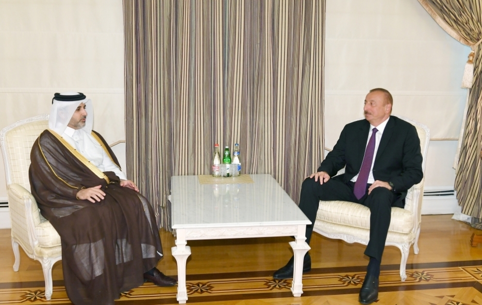 Präsident Ilham Aliyev empfängt Minister für Munizipalität und Umwelt von Katar