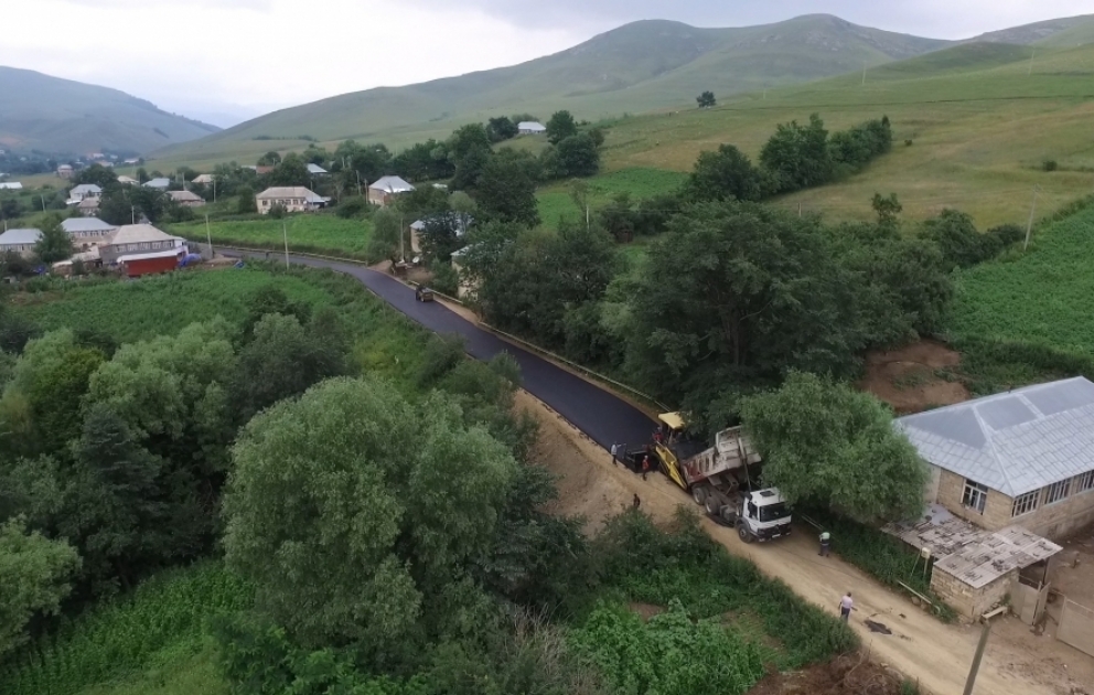 Gədəbəydə yerli əhəmiyyətli yol yenidən qurulur