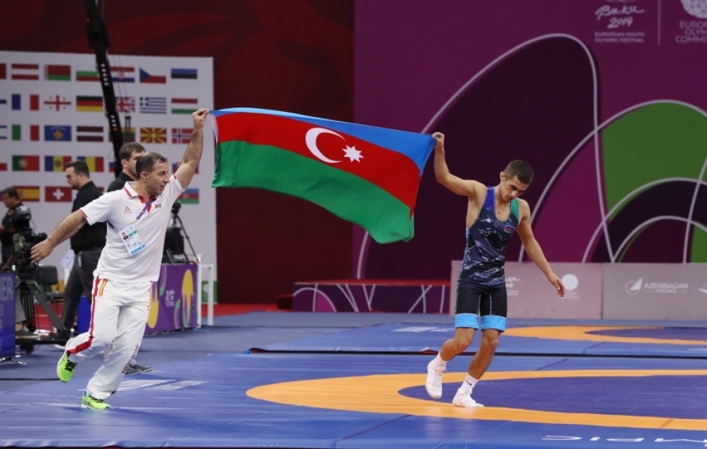 Yunan-Roma güləşçimiz Elmir Əliyev komandamızın beşinci qızıl medalını qazanıb