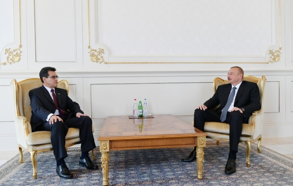 President Ilham Aliyev received credentials of incoming Colombian ambassador