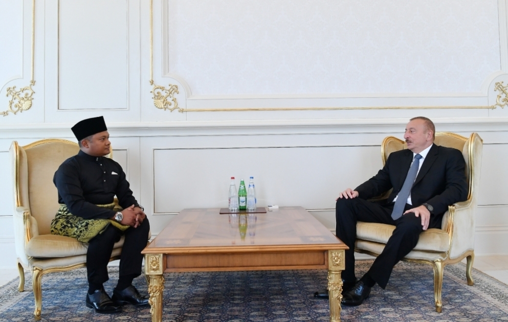 Präsident Ilham Aliyev empfängt neuen Botschafter Malaysias