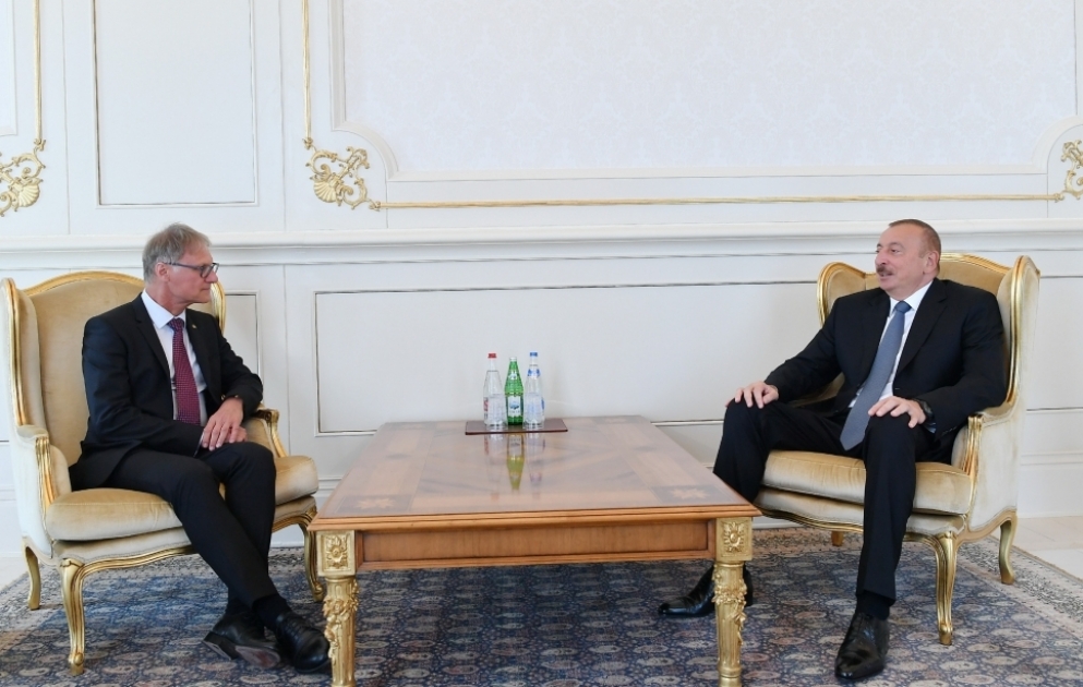 Präsident Ilham Aliyev empfängt neuen Botschafter Deutschlands