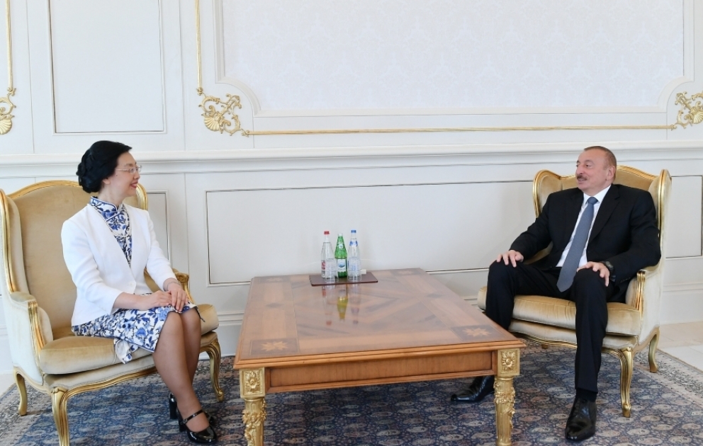 Präsident Ilham Aliyev empfängt neue chinesische Botschafterin