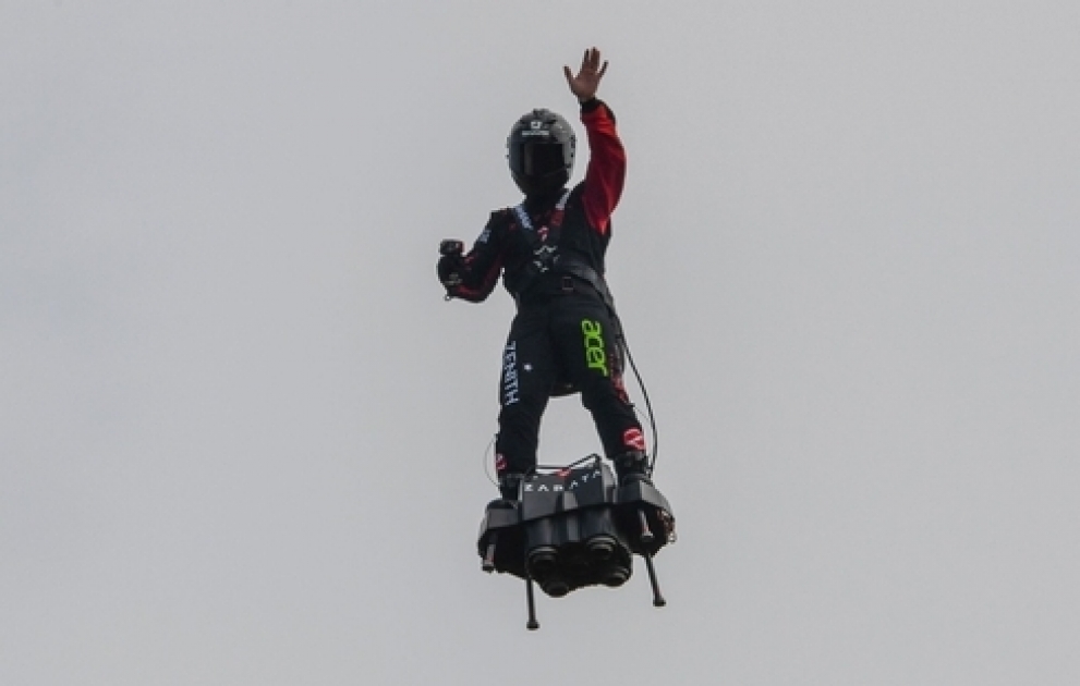 Franky Zapata: Flyboard inventor fails in cross-Channel bid