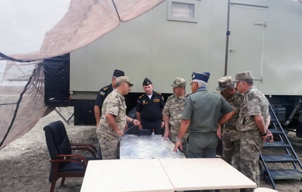 Продолжаются поиски потерпевшего крушения военного самолета