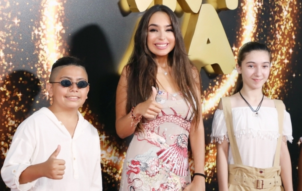 “Jara-2019” Beynəlxalq Musiqi Festivalının sonuncu günü iştirakçıların qırmızı xalı üzərindən keçidi olub