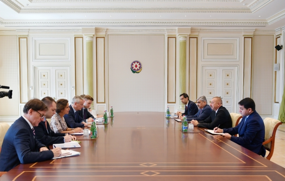 Prezident İlham Əliyev Fransanın İqtisadiyyat və Maliyyə nazirinin başçılıq etdiyi nümayəndə heyətini qəbul edib