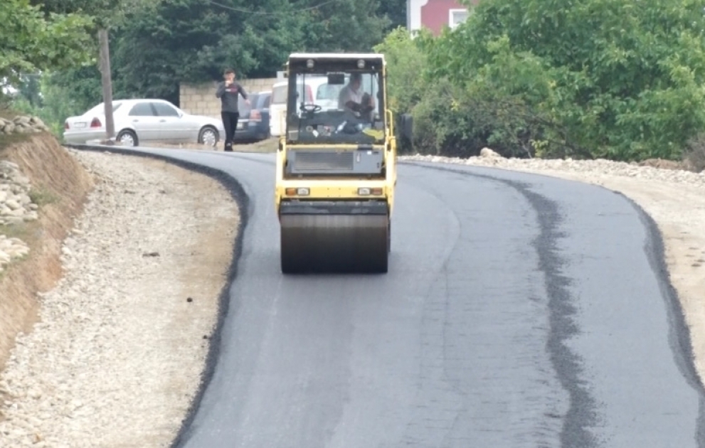 Qusarda Cibir–Həzrə–Mucuq–Sudur avtomobil yoluna asfalt vurulur