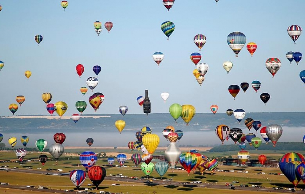 Balloon extravaganza in France misses out on world record