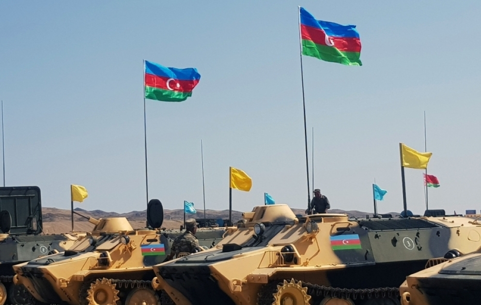 Azerbaijani artillerymen participating in the "Masters of Artillery Fire" contest inspected weapons and military equipment