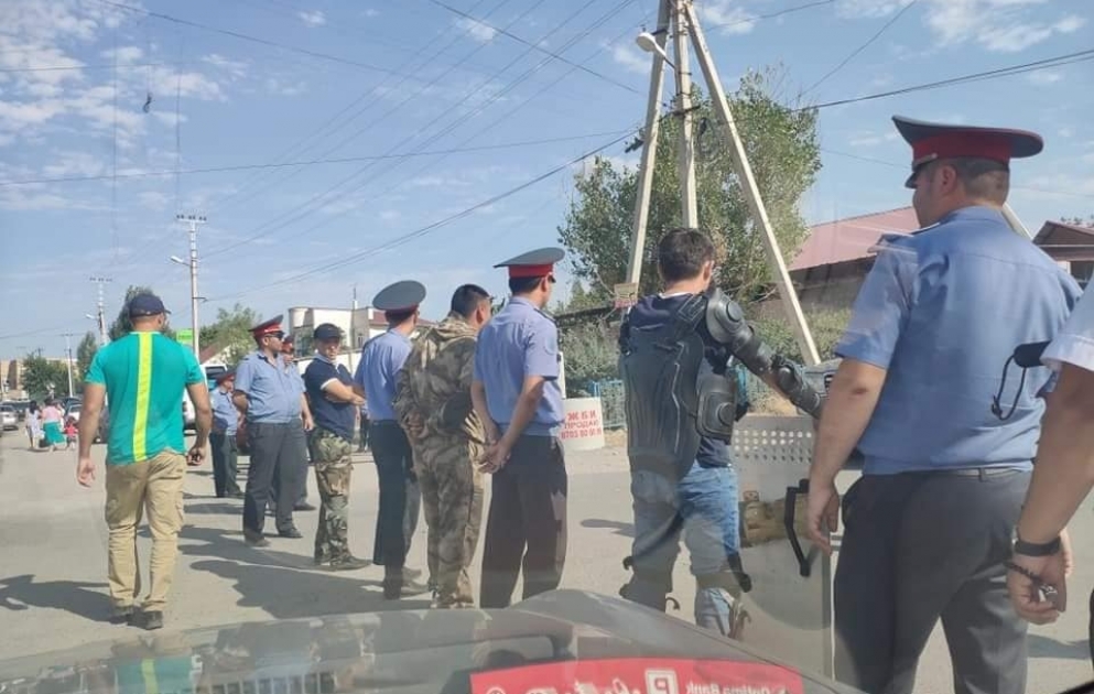 Алмазбек Атамбаев сдался властям после очередного штурма